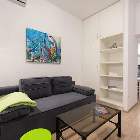 Beachfront Zanic Apartman *